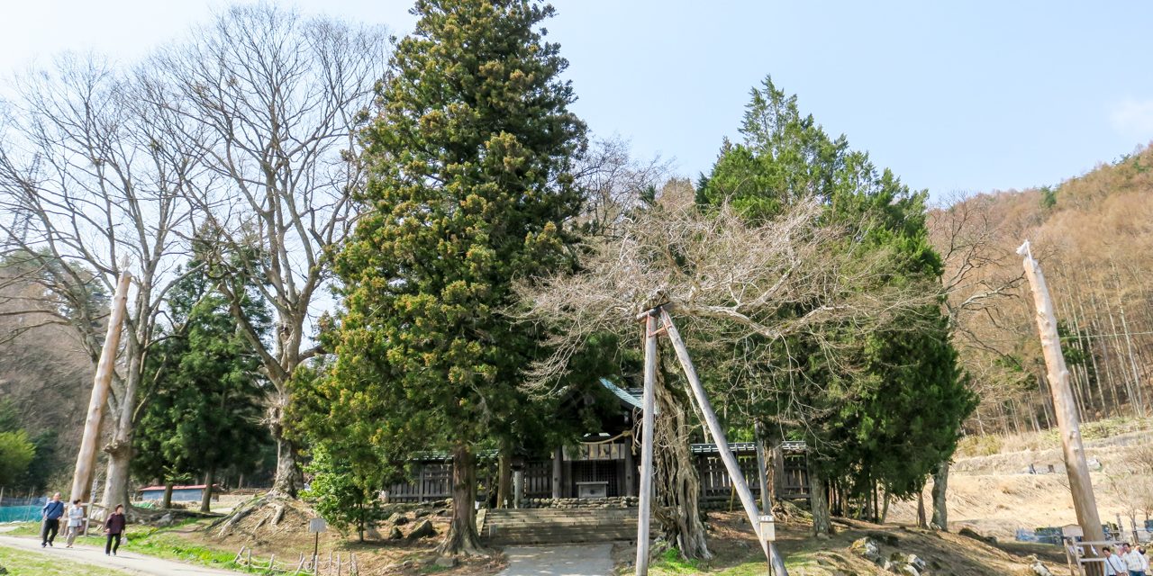 The Palace Site of the Brawny Deity, Takeminakata, from the Kuni Yuzuri Myth