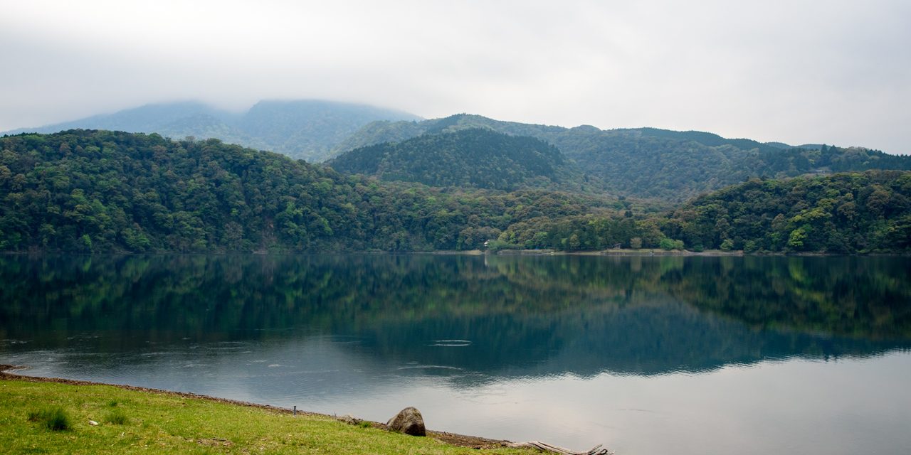The Childhood of the First Emperor, This Lake was His Playground