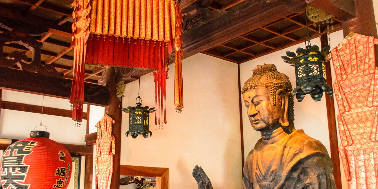 Buddhist temple you can take a close look at Japan’s oldest statue of Buddha
